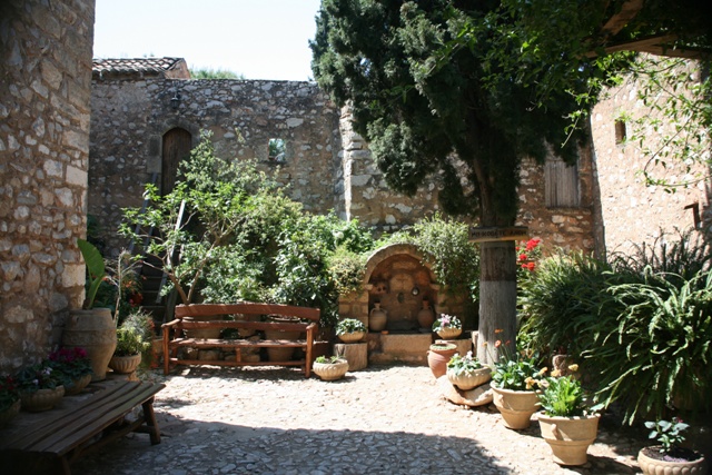 Agnoundos Monastery - Courtyard fountain  